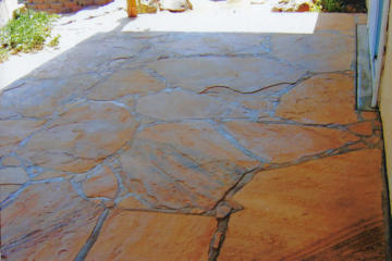 Flagstone surfaced patio by Mountain Paradise Landscaping, Rio Rancho & Albuquerque, New Mexico